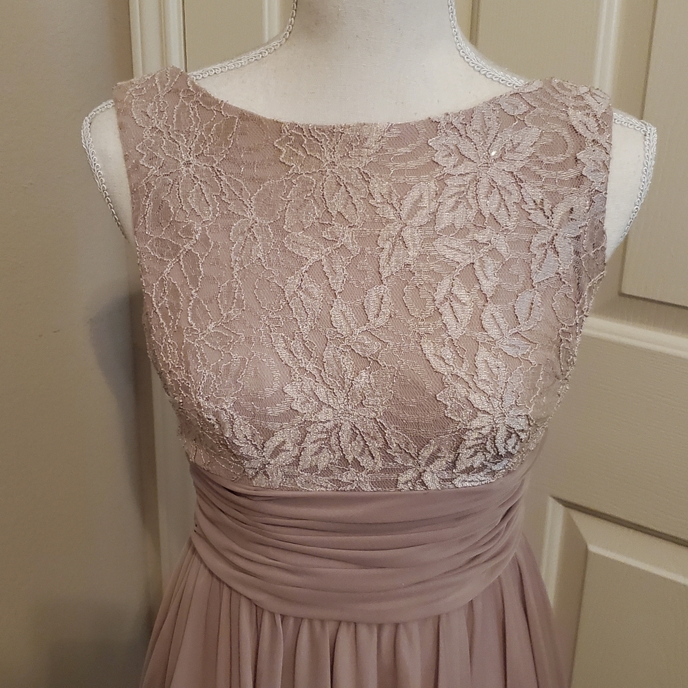 Semi-Formal dress - Picture 4 of 9
